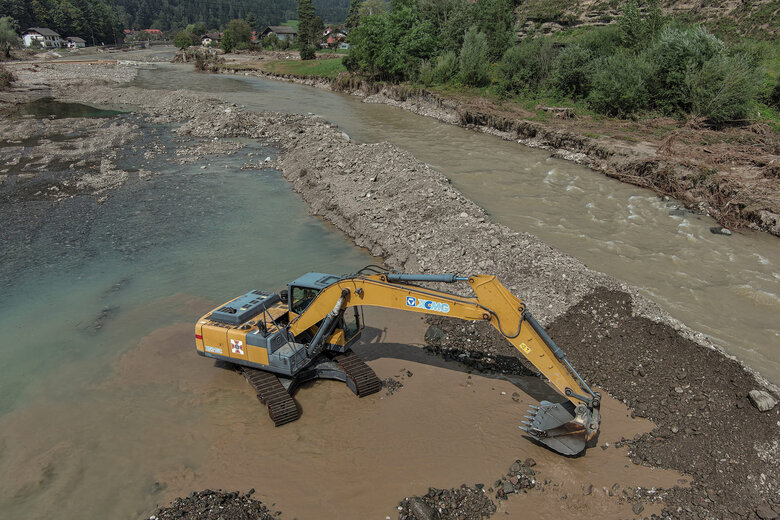 Ukrainian rescuers in Slovenia changed direction of channel on one of washed-out rivers, - SES 05