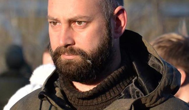 Голова партії Правий сектор Андрій Тарасенко: Той, хто вивішує бігборди Церква. Мова. Армія, проводить гей-паради в центрі Києва! 03