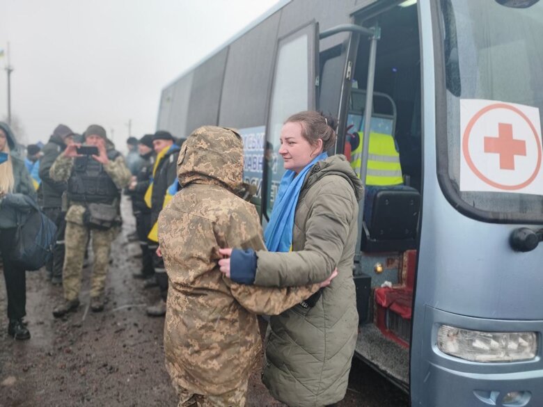 Україна повернула з російського полону 130 захисників та захисниць, зокрема 87 оборонців Маріуполя 05