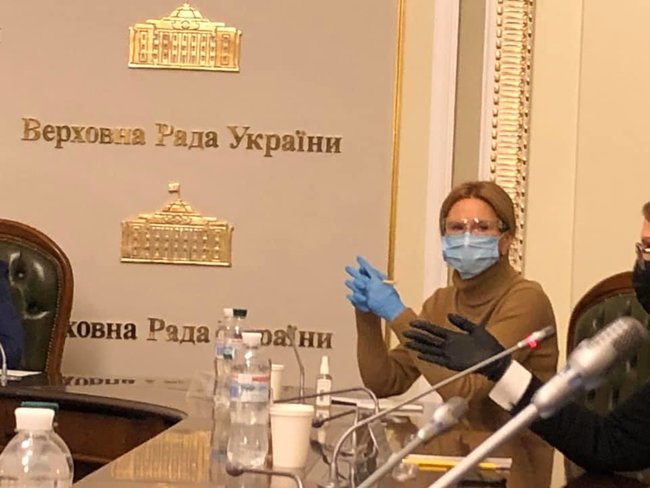Лідери фракцій і члени Кабміну проводять зустріч у парламенті 02