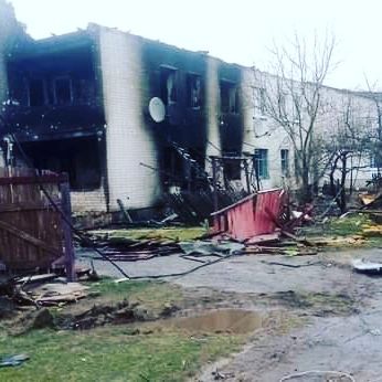 Зігнали в підвал і там почалося виживання. Старі втрачали розум, а згодом помирали. Діти були поруч з мертвими: мешканка Ягідного на Чернігівщині Пономаренко розповіла про злочини росіян 04