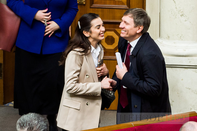 Нестримні веселощі Шахова, голосування Радуцького, погляд Тимошенко і пропозиція Семінського щодо цементного заводу, - день роботи ВР 17 березня 03