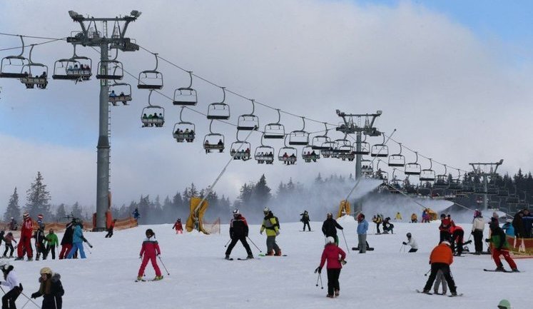 На курорте Буковель начали проверку ресторанов после отравления туристов