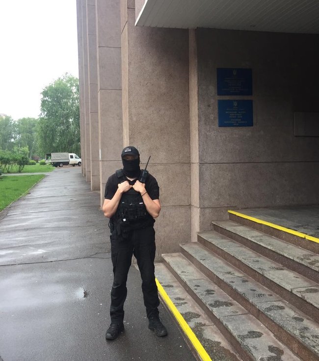 ДФС проводить обшуки в Криворізькій міській раді 01
