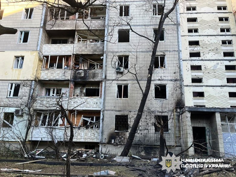 Київ атакують шахеди 9 вересня - влучання у будинок