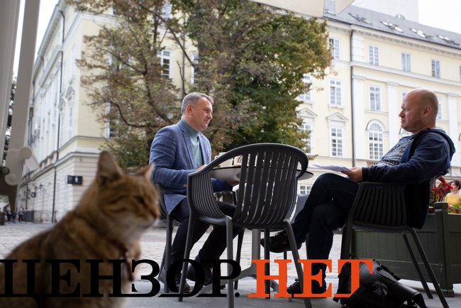 Олег Синютка: Всі чули, як Садовий напрошувався до Зеленського на посаду, хвалив Сивохо. Як влада Львова ні слова не сказала про загрозу капітуляції, про повзучий проросійський та олігархічний реванш 02