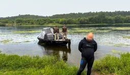 Border guards detain man from Vinnytsia region who tried to cross Dniester in flippers to reach Moldova. VIDEO&PHOTOS