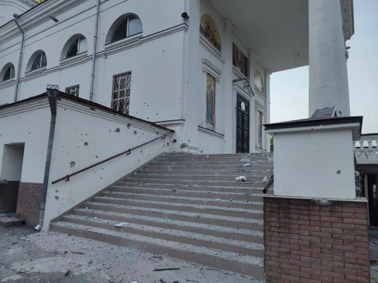 Kherson’s Holy Spirit Cathedral damaged as result of night shelling 02