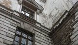 Полуразрушенный главный донецкий вуз латают фанерой. ФОТОрепортаж