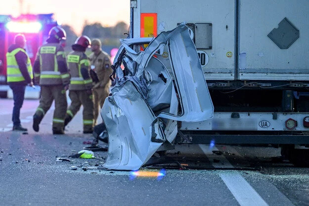 ДТП у Польщі 10 жовтня: Автобус з українцями врізався у вантажівку