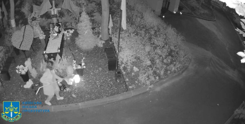 Наруга над могилами Да Вінчі, Джуса та Петриченка: жінка не усвідомлювала свої дії