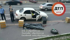 Жуткое ДТП в Киеве: отлетевшее от Volkswagen колесо убило пешехода. ФОТОрепортаж (18+)