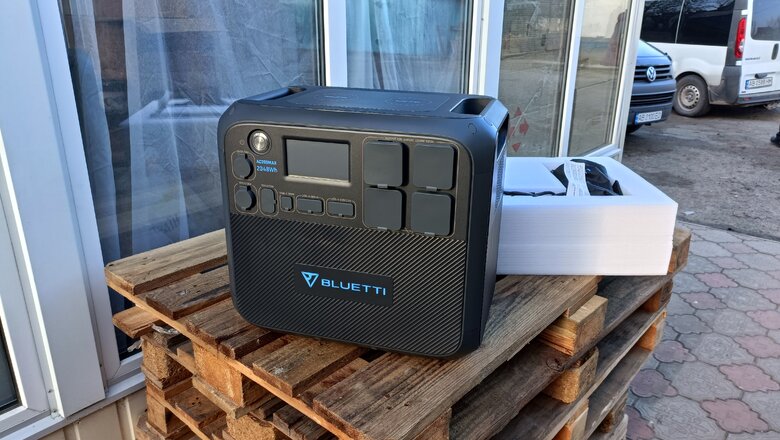 Волонтерка Паєвська (Тайра) та Бронюк передали газові плити та генератори на Херсонщину і Миколаївщину 05