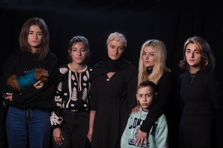 Діма, яка війна?! Тобі вісімнадцять! - Я піду! Я мушу там бути. Розмова із сім’єю Да Вінчі 01