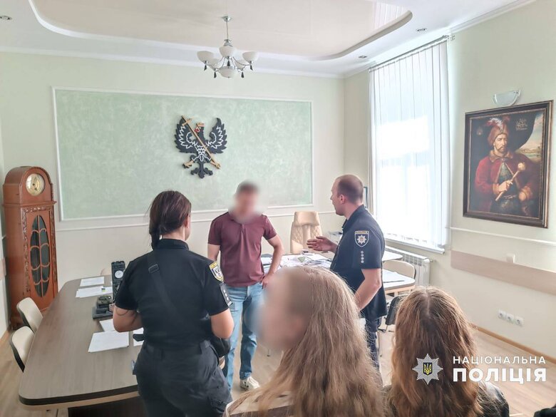 Обшуки в Чернігівській міськраді