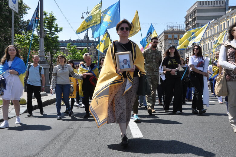 Anniversary of order to withdraw from Azovstal: march We are waiting for home of heroes of Mariupol took place in center of Kyiv 04