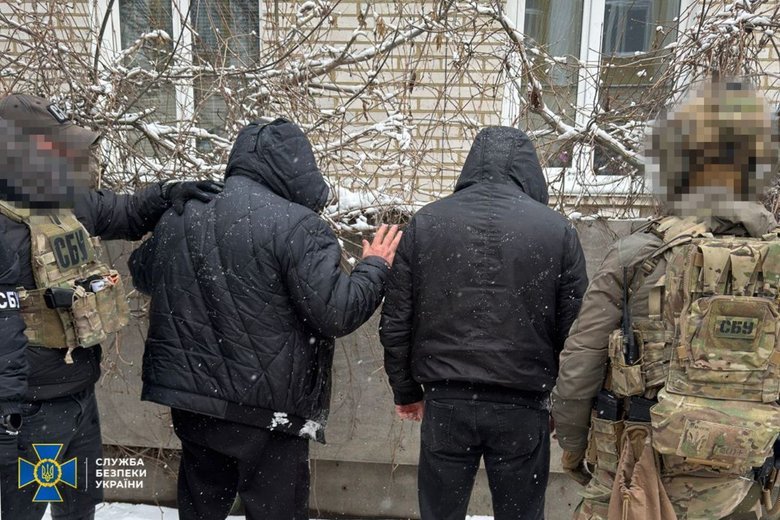 У Вінниці викрили злочинну групу, яка за гроші відбивала чоловіків від мобілізації