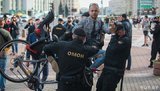 Серед силовиків, які затримували білоруського опозиціонера, впізнали колишнього "беркута" з Майдану, - ЗМІ. ФОТО