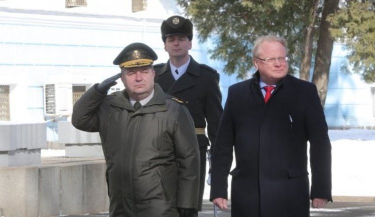 Швеція хоче приєднатися до місії UNIFIER з підготовки українських військових, - Полторак