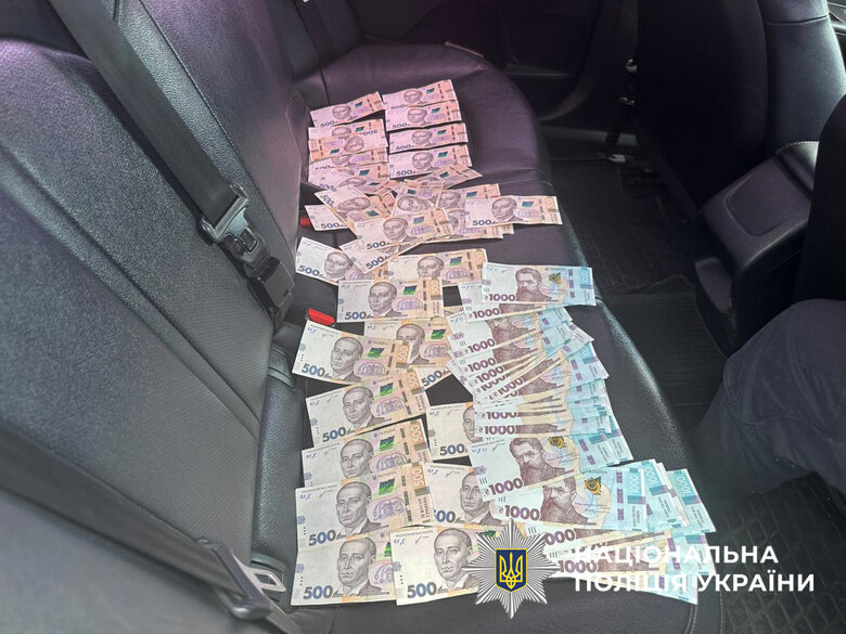 На Київщині викрили угруповання, яке вимагало $20 тисяч і викрало авто