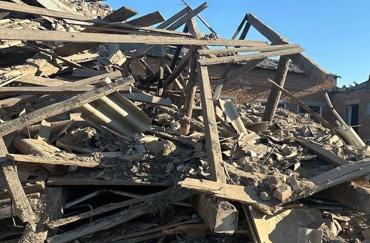 Consequences of enemy attack by guided aerial bombs on Komyshuvaha: educational institution was destroyed, houses were damaged 02