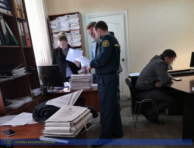 СБУ виявила мільйонні зловживання на Миколаївській митниці 01