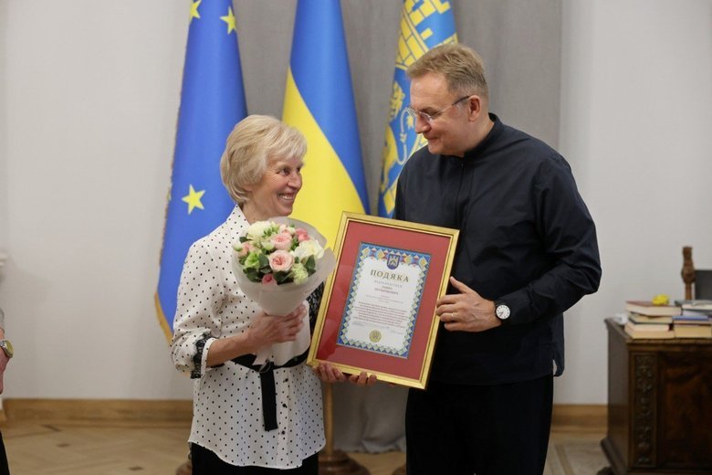Лучшая уборщица Львова: Анна Петричкович передаст награду ВСУ