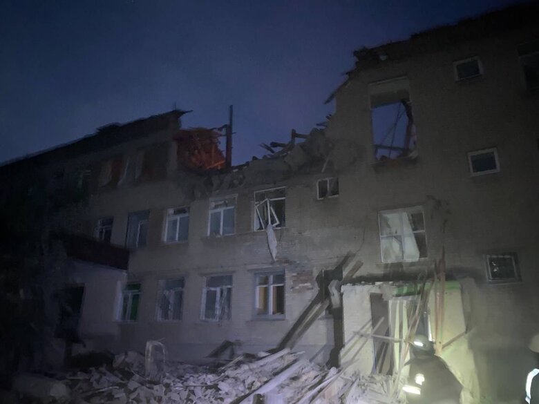 Рашисты нанесли удар по школе-интернату в Краматорском районе. Под завалами могут быть люди, - ГСЧС 03 Рашисты нанесли удар по школе-интернату в Краматорском районе. Под завалами могут быть люди, - ГСЧС 03