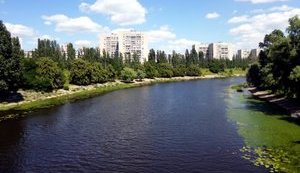 Рятувальники дістали тіло чоловіка з Русанівського каналу в Києві
