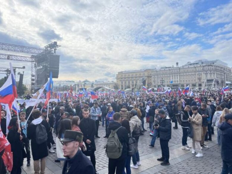 Російських бюджетників зганяють на мітинги підтримки псевдореферендумів на окупованих територіях України 03