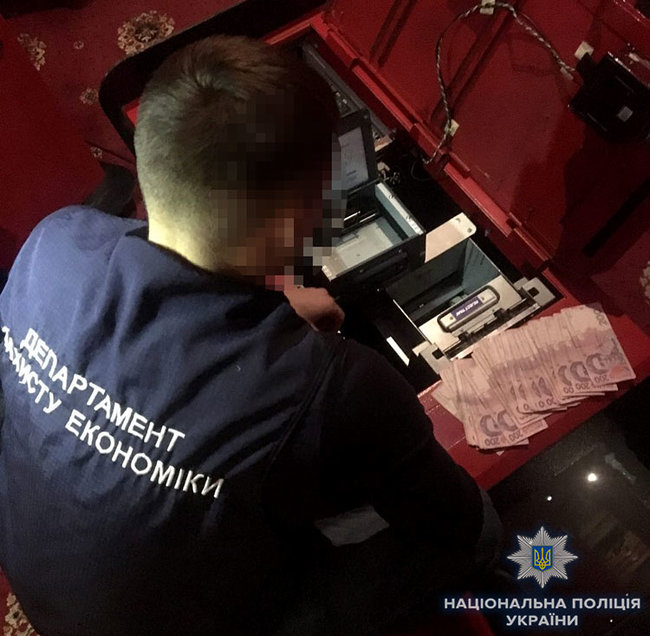 Поліція накрила мережу підпільних гральних закладів у Харкові 04