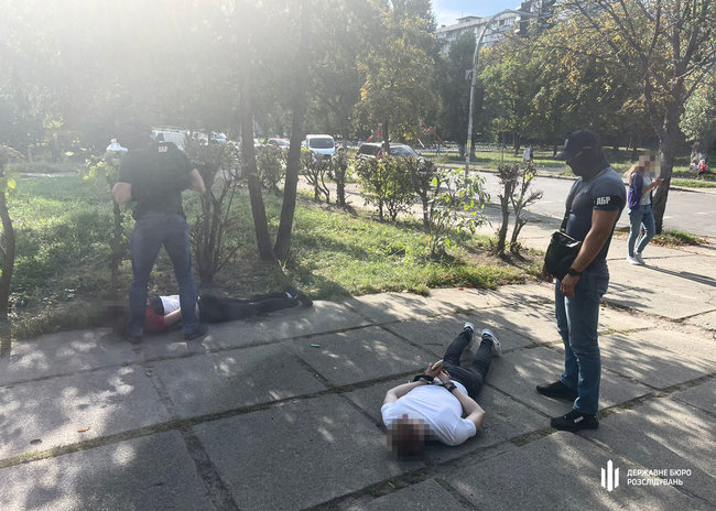 Трое чиновников ГФС задержаны при получении 12 тыс. долл. взятки за закрытие уголовного дела, - ГБР 01 Трое чиновников ГФС задержаны при получении 12 тыс. долл. взятки за закрытие уголовного дела, - ГБР 01