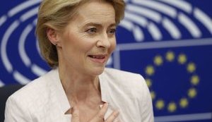 Мы планируем до лета вакцинировать 70% населения Евросоюза, - фон дер Ляйен