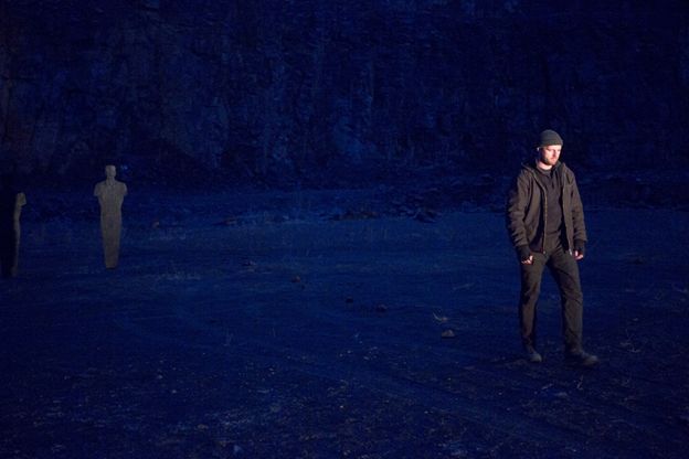 Фільм не тільки про ПТСР. Людина живе на мертвій території. Тут похована дитина, дружина, і тут він зустрічає дівчину. Це кіно про надію, – колишній розвідник, герой фільму Атлантида Андрій Римарук 08 Фільм не тільки про ПТСР. Людина живе на мертвій території. Тут похована дитина, дружина, і тут він зустрічає дівчину. Це кіно про надію, – колишній розвідник, герой фільму Атлантида Андрій Римарук 08