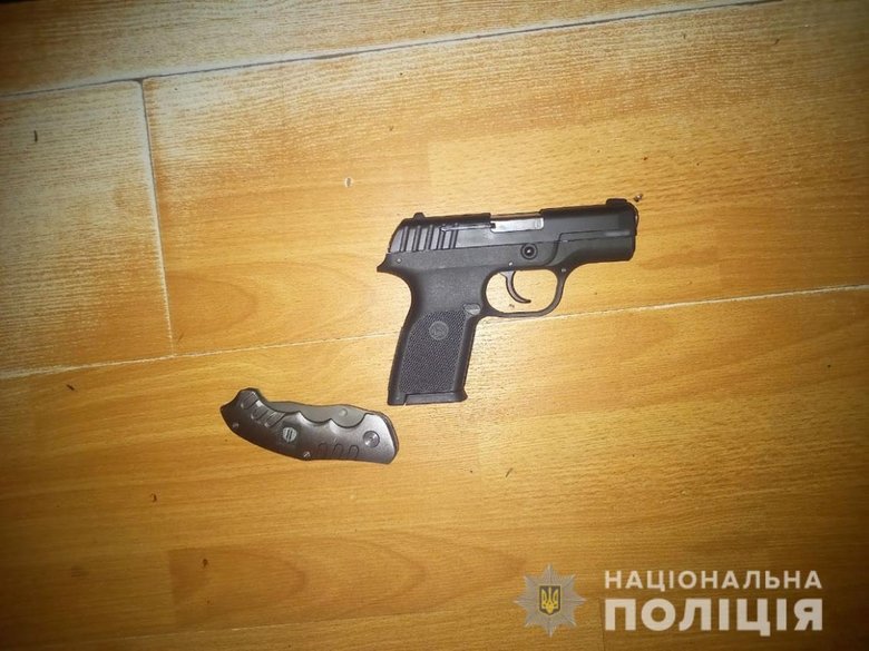 Намагалися здійснити розбійний напад на 74-річного пенсіонера: на Чернігівщині затримано двох псевдополіцейських 04