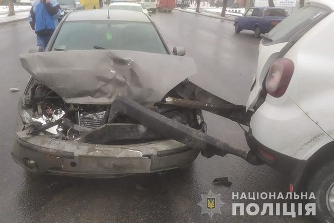 Автомобиль с вакцинами от COVID-19 попал в ДТП в Тернополе 02