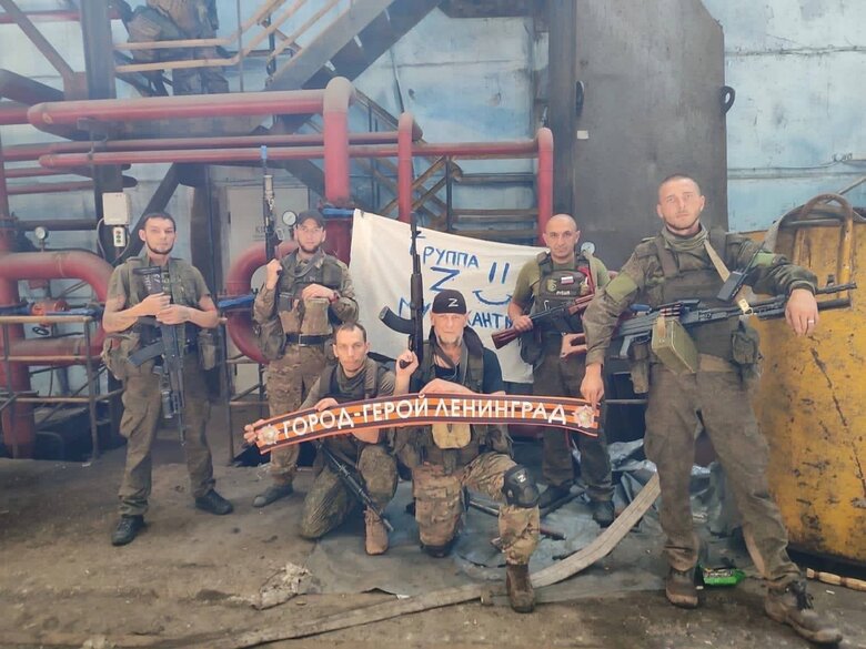 Родственники российских зэков, которых завербовали воевать в Украине, удивляются, что деньги не платят и не вывозят тела, - журналистка Романова 01