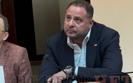 Єрмак про візити батька до РФ: Мені про це невідомо