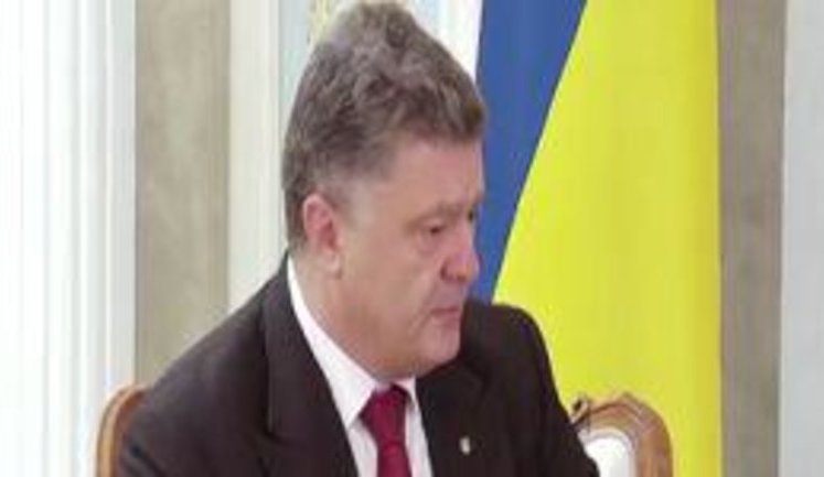Порошенко поручил Кабмину отказаться от внеблокового статуса, - указ