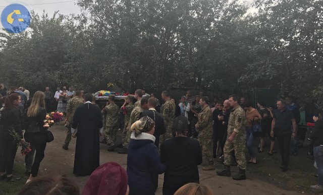 Воина 58-й ОМБ Владислава Карпуна, погибшего на Донбассе, похоронили в Полтавской области 02