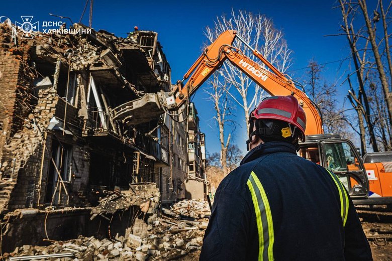 10 загиблих у Харкові після російської ракети: завершено рятувальні роботи