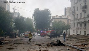 Лише спільними й сильними діями можна здолати цих терористів, - Зеленський про атаку росіян на Дніпро. ВIДЕО