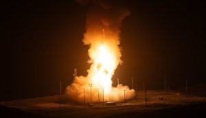 США провели успішний тестовий запуск міжконтинентальної балістичної ракети Minuteman III. ФОТО