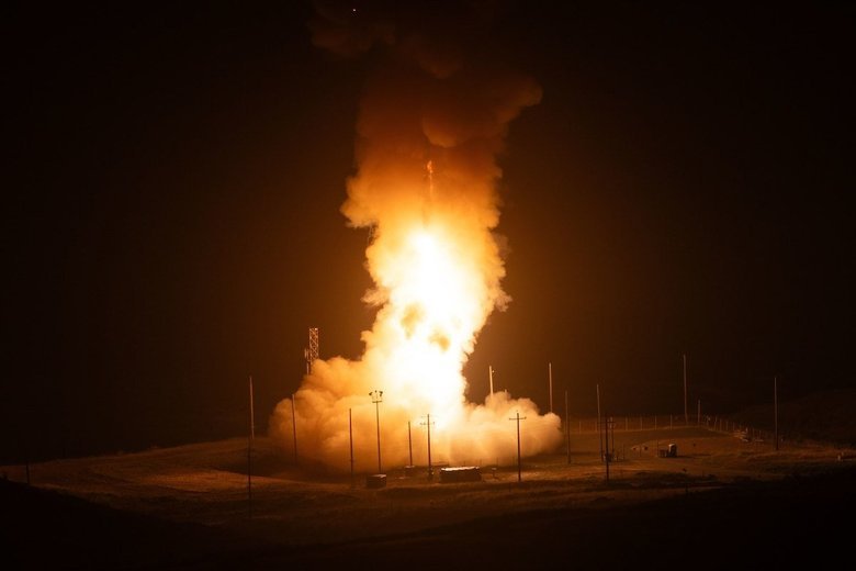 США испытали межконтинентальную ракету Minuteman III