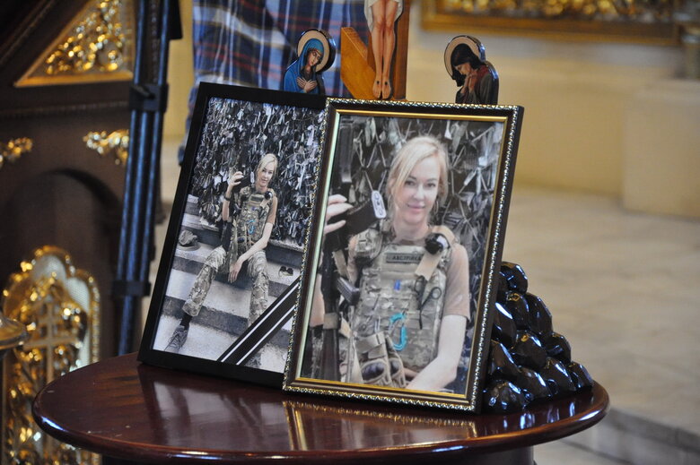 Медика из Госпитальеров Наталью Фраушер провели в последний путь 03