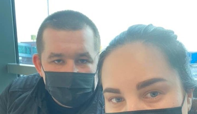 Українських правозахисників Ястребову та Лисянського, які планували влаштувати одиночні пікети на підтримку Саакашвілі, депортували з Грузії. ВIДЕО
