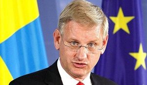 Bildt on Putin’s flattery of Trump