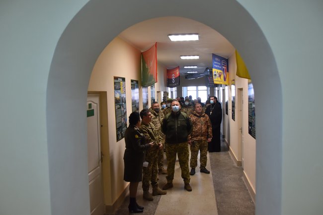Інтерактивний онлайн-музей російсько-української війни відкрили в оперативному командуванні Північ 01