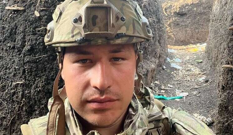 Артем Панчик: "Лежать кілька десятків чорних пакетів. Береш кожен з них, відкриваєш і дивишся - там твій боєць чи ні"