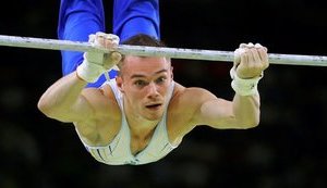 Олімпійського чемпіона Верняєва зустрічали в Борисполі з оркестром. ВІДЕО